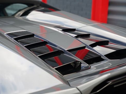Used 2021 Lamborghini Huracan EVO RWD image 11