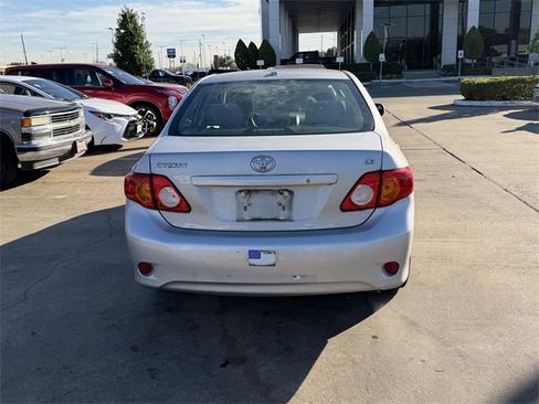Used 2010 Toyota Corolla LE image 6