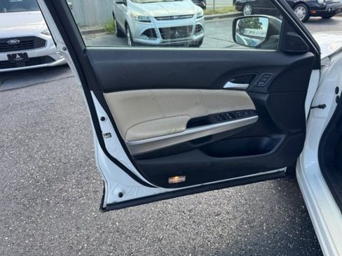 Used 2014 Honda Crosstour EX-L image 15