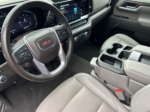Certified 2025 GMC Sierra 1500 SLT image 10