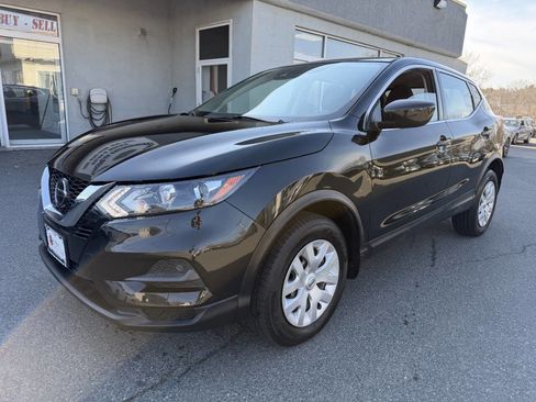 Used 2020 Nissan Rogue Sport S image 3