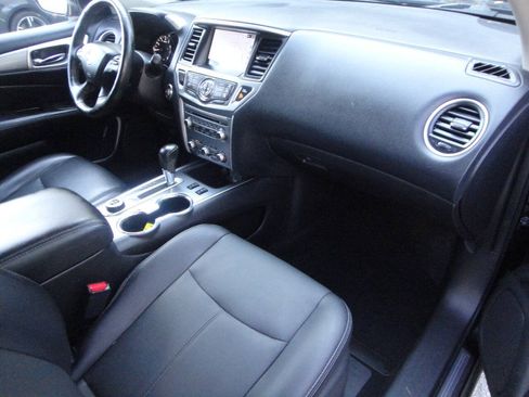 Used 2020 Nissan Pathfinder SL AWD/4WD image 17