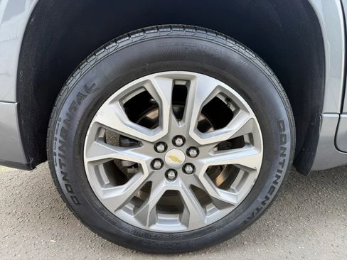 Used 2020 Chevrolet Traverse Premier image 38