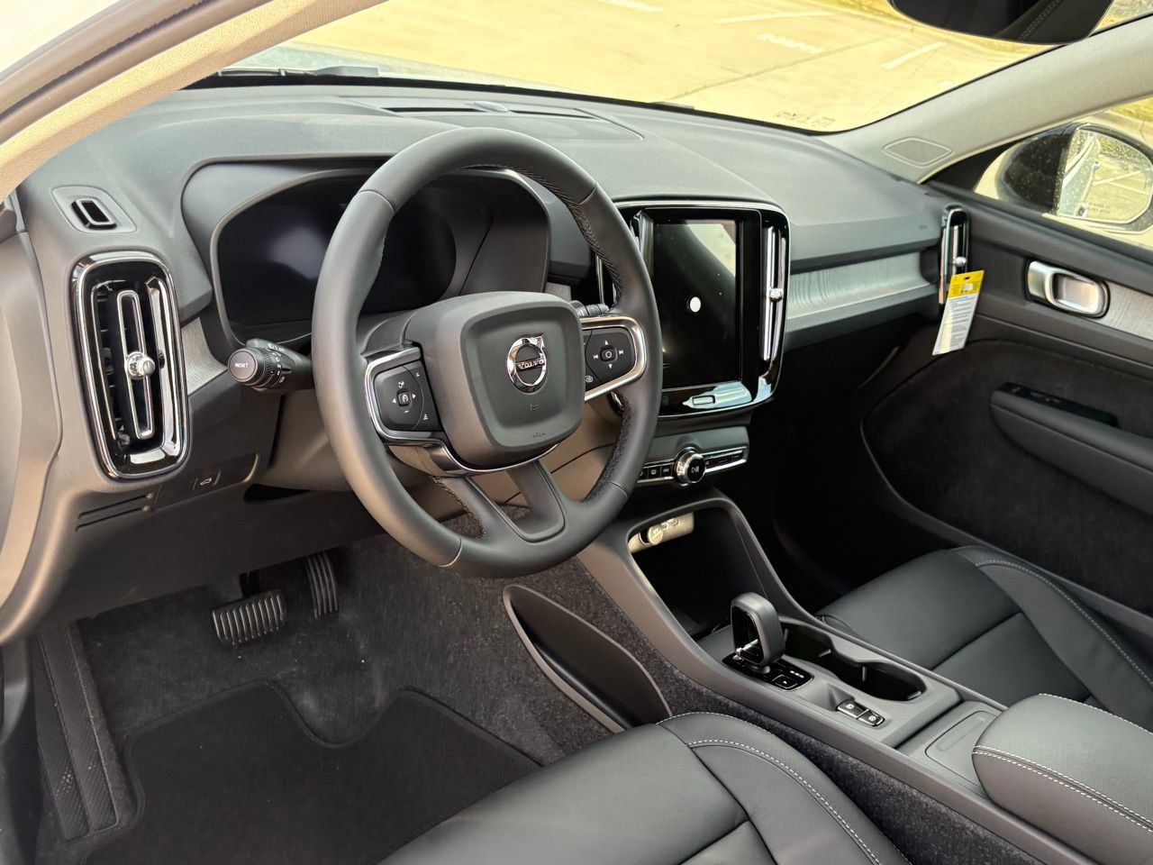 New 2026 Volvo XC40 B5 Core w/ Protection Package Premier AWD/4WD image 12