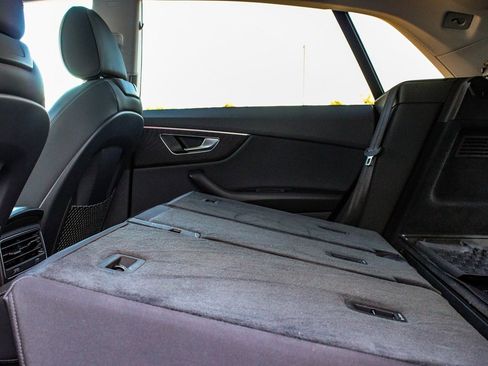 Used 2022 Audi Q8 Premium Plus w/ Premium Plus Package image 36