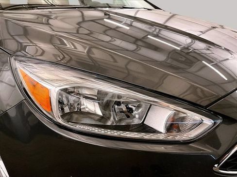 Used 2015 Ford Focus SE FWD image 27