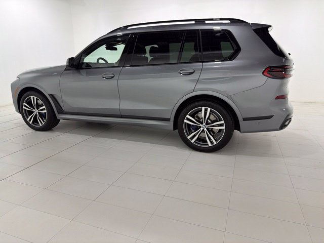 Certified 2024 BMW X7 xDrive40i w/ M Sport Package AWD/4WD image 2