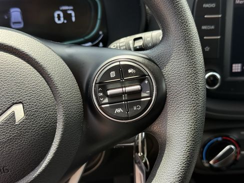 Used 2024 Kia Soul LX w/ Option Group 015 FWD image 17