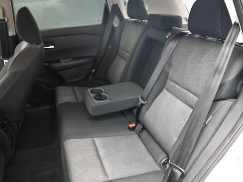 Used 2025 Nissan Rogue SV FWD image 17