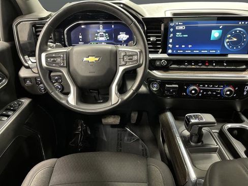 Used 2024 Chevrolet Silverado 1500 LT image 5