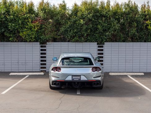 Used 2018 Ferrari GTC4Lusso T RWD image 4