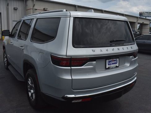 Used 2022 Jeep Wagoneer Series I RWD image 6