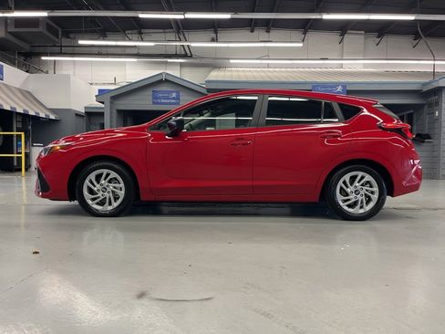 Certified 2025 Subaru Impreza 2.0i w/ Popular Package #1A image 4