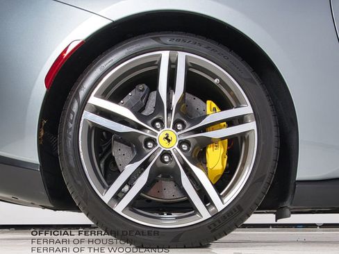 Used 2019 Ferrari Portofino image 17