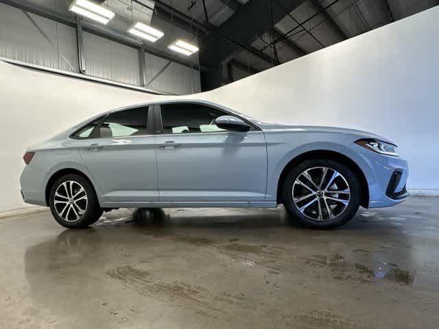 Used 2026 Volkswagen Jetta Sport FWD image 3