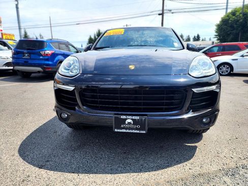 Used 2016 Porsche Cayenne S image 2