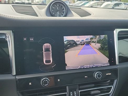 Used 2023 Porsche Macan T w/ Premium Package Plus image 24