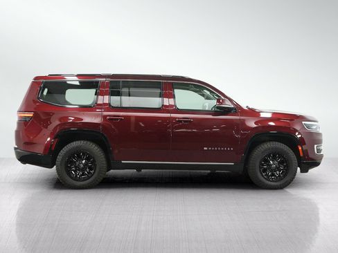 Used 2022 Jeep Wagoneer Series III w/ Premium Group I AWD/4WD image 6