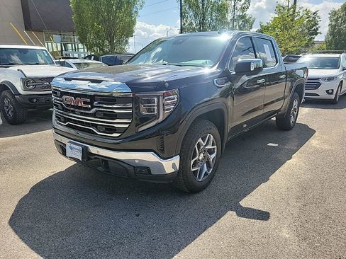 Used 2024 GMC Sierra 1500 SLT image 1