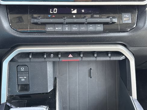 Used 2022 Toyota Tundra SR5 RWD image 18