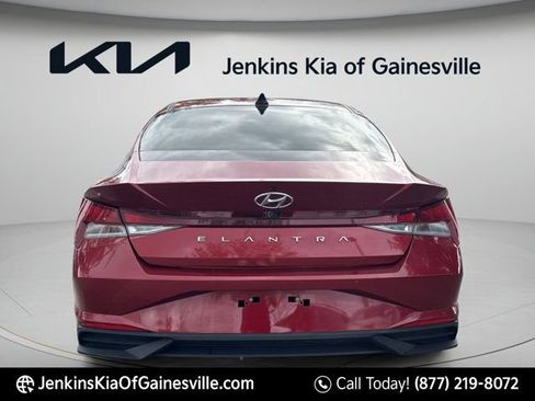 Used 2023 Hyundai Elantra SEL w/ Convenience Package FWD image 4