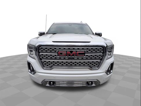 Certified 2019 GMC Sierra 1500 Denali w/ Technology Package RWD image 9