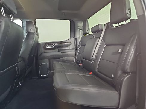 Used 2026 GMC Sierra 1500 SLT RWD image 11