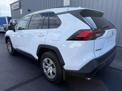 Used 2021 Toyota RAV4 LE AWD/4WD image 14