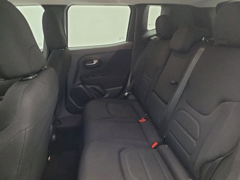 Used 2021 Jeep Renegade Latitude w/ Convenience Group image 18