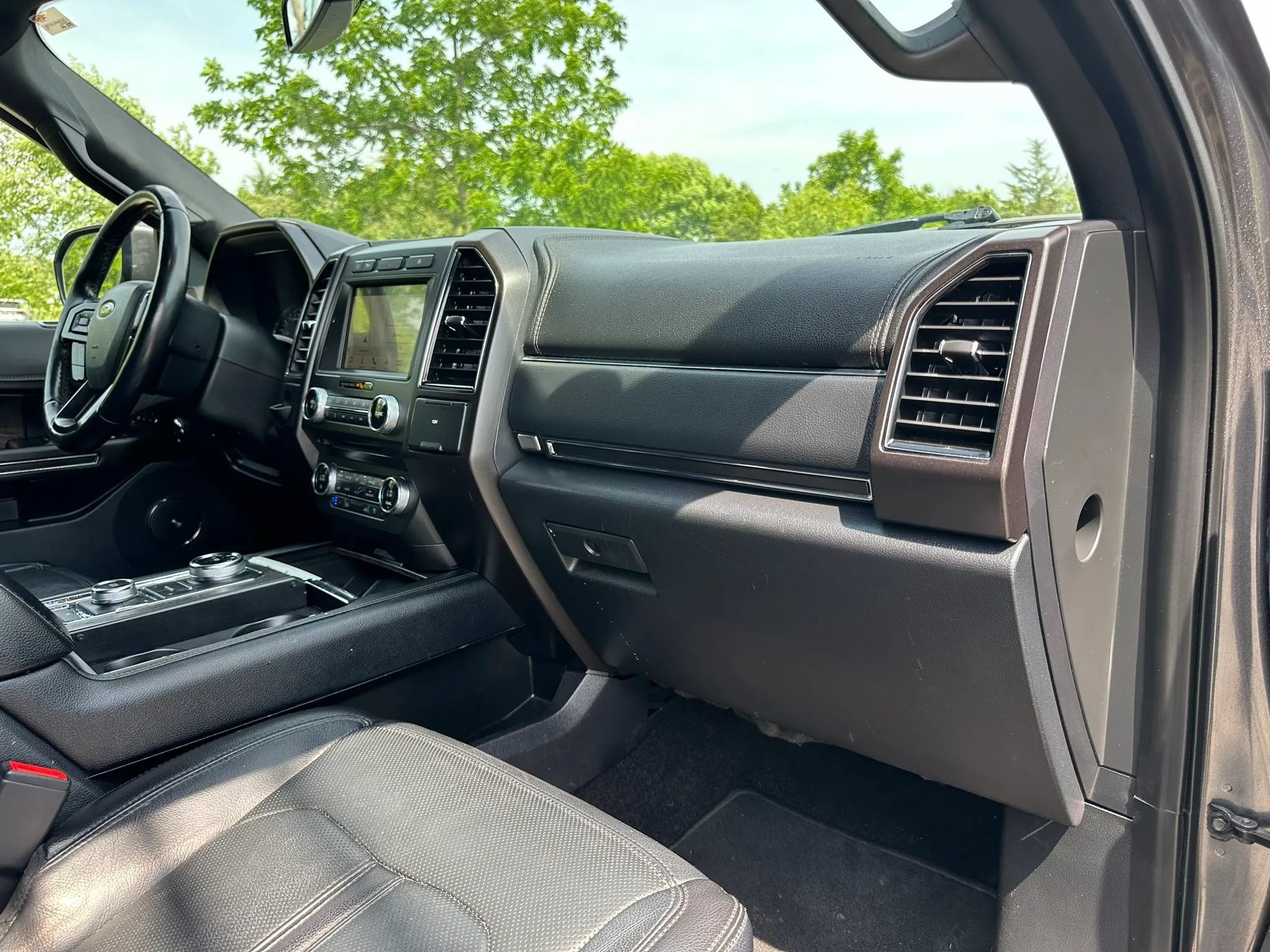 Used 2018 Ford Expedition Max Limited AWD/4WD image 12