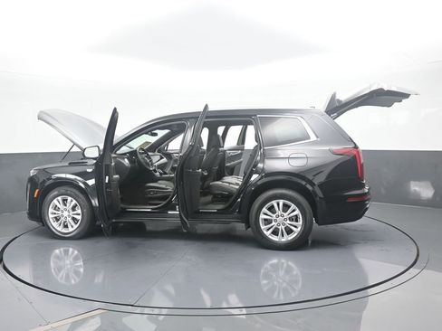 Used 2023 Cadillac XT6 Luxury image 78
