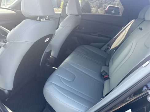Used 2025 Hyundai Elantra Limited FWD image 10