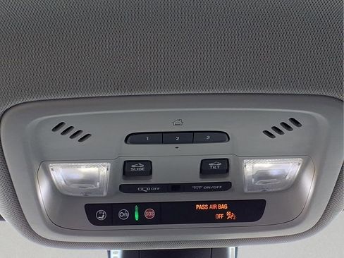 Used 2021 Chevrolet Traverse Premier w/ LPO, Floor Liner Package AWD/4WD image 23
