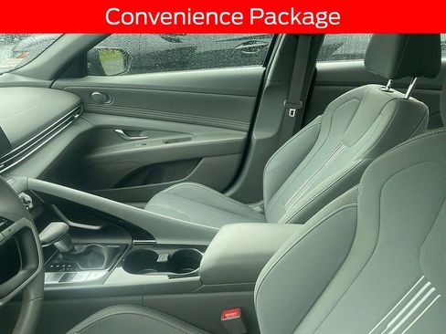 Used 2023 Hyundai Elantra SEL w/ Convenience Package FWD image 7