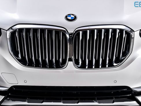 Used 2021 BMW X5 xDrive40i image 9