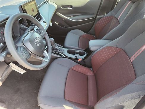 Certified 2025 Toyota Corolla SE image 9