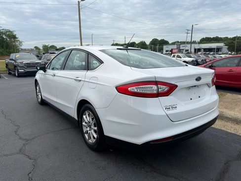 Used 2016 Ford Fusion S FWD image 5