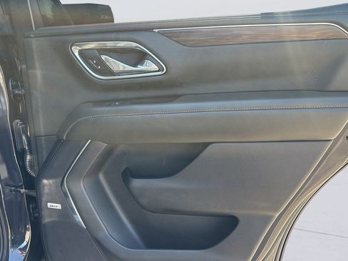 Used 2024 Chevrolet Tahoe LT w/ LT Signature Package RWD image 11