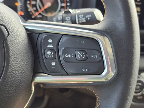 Used 2024 Jeep Wrangler Sahara image 30