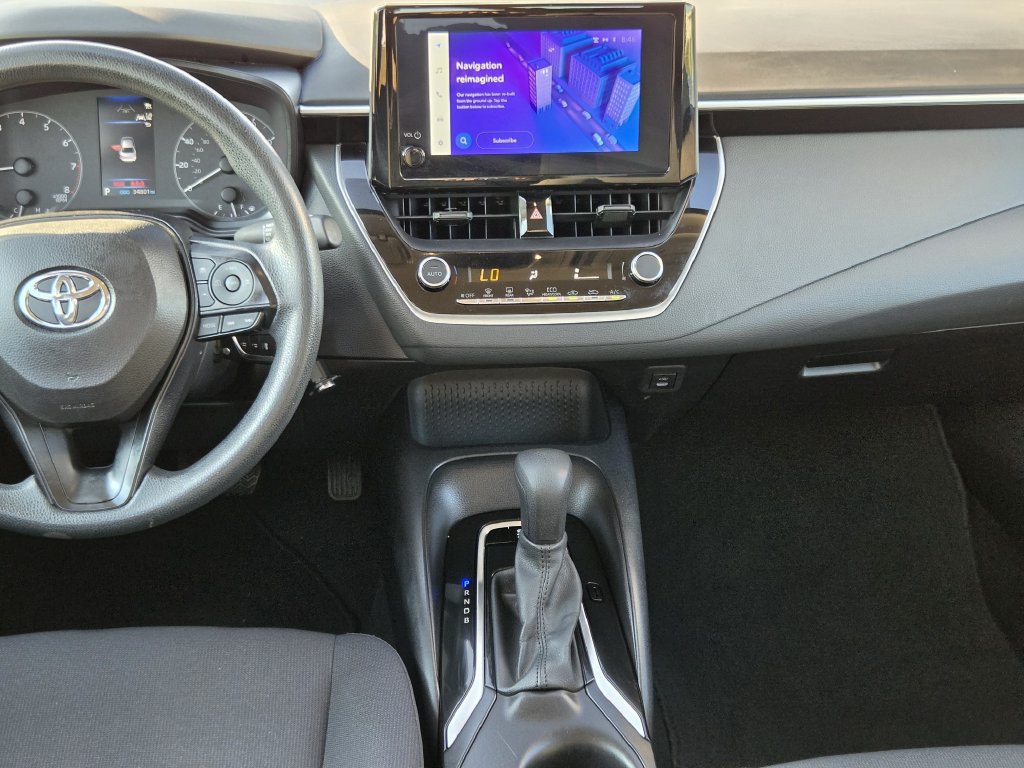 Used 2025 Toyota Corolla LE FWD image 16