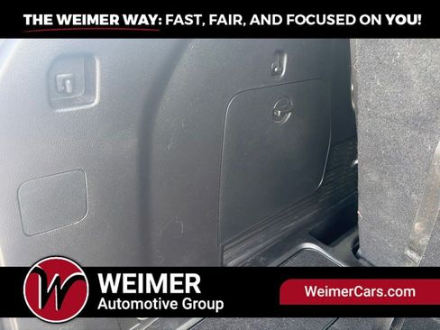 Used 2020 Ford Explorer XLT w/ Equipment Group 202A AWD/4WD image 11