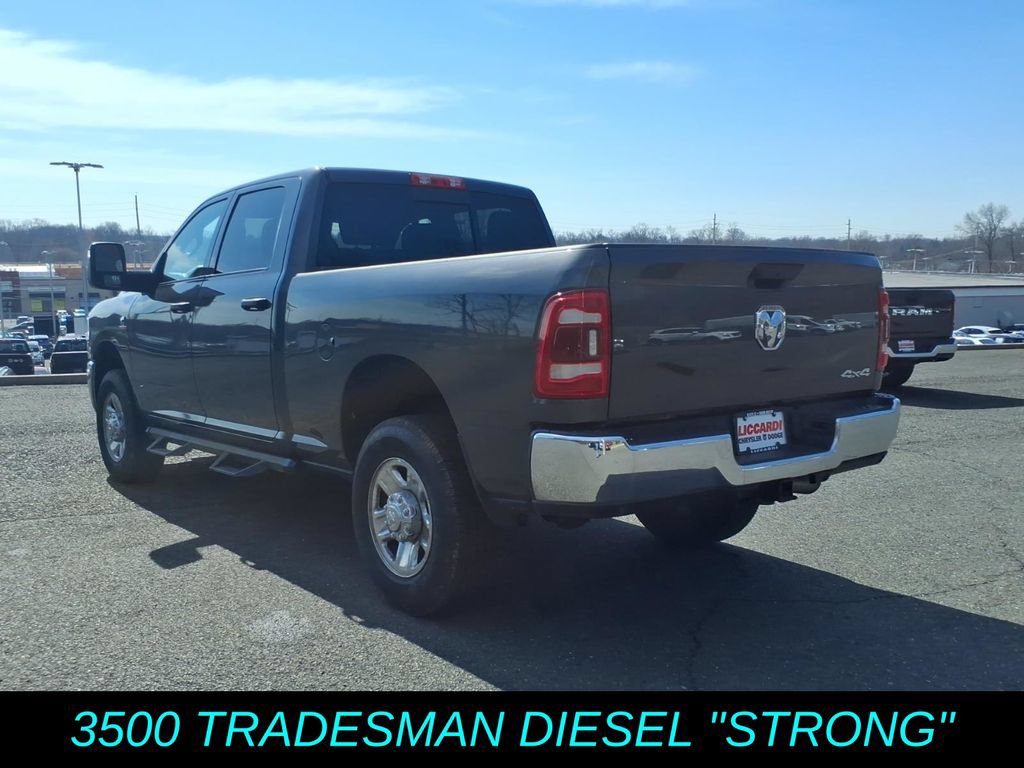 Used 2024 RAM 3500 Tradesman w/ Chrome Appearance Group AWD/4WD image 5