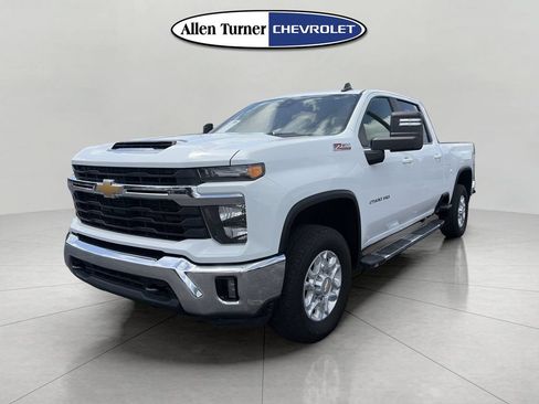 Used 2024 Chevrolet Silverado 2500 LT AWD/4WD image 4