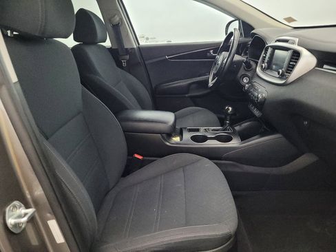 Used 2018 Kia Sorento AWD image 21