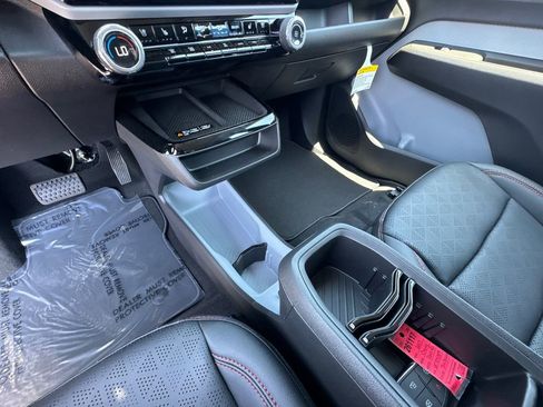 New 2027 Chevrolet Bolt RS w/ Technology Package FWD image 31