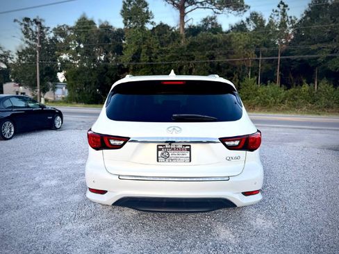 Used 2020 INFINITI QX60 Luxe w/ Essential Package FWD image 3