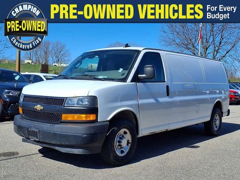 Used 2018 Chevrolet Express 3500 Extended w/ Driver Convenience Package RWD image 1