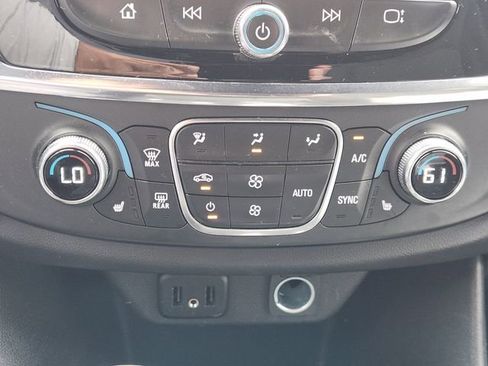 Certified 2023 Chevrolet Traverse LT image 18