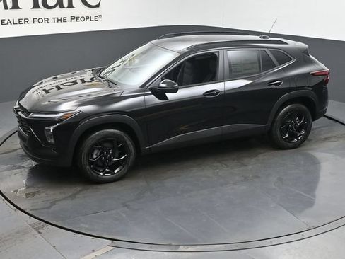 New 2026 Chevrolet Trax LT w/ Driver Confidence Package FWD image 22