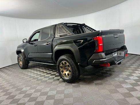 Used 2024 Toyota Tacoma Trailhunter image 10